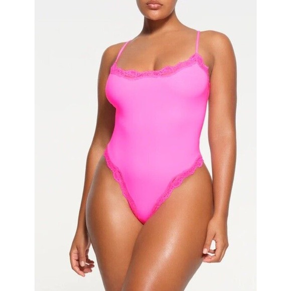 NEW SKIMS Fits Everybody Lace Cami Thong Bodysuit‎ Neon Rose Pink Sold Out MED - Picture 2 of 7